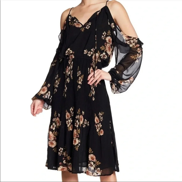 ASTR The Label Black Persephone Floral print Cold Shoulder Midi Dress Size XS - Picture 6 of 12